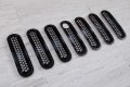 JEEP WRANGLER JK WKŁADKI GRILLA CZARNE ABS Z OTWOREM POD ZAMEK