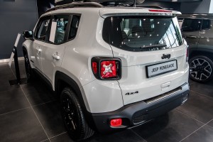JEEP RENEGADE 2014+ OCHRONNA LISTWA NA TYLNY ZDERZAK