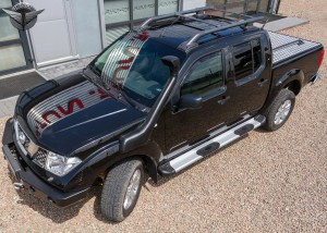 NISSAN NAVARA 2005-2014 STOPNIE BOCZNE PROGI SAMOCHODOWE