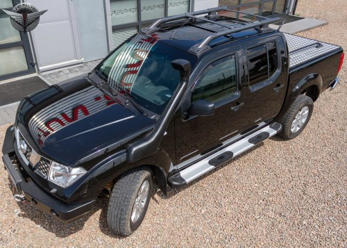 NISSAN NAVARA 2005-2014 STOPNIE BOCZNE PROGI SAMOCHODOWE