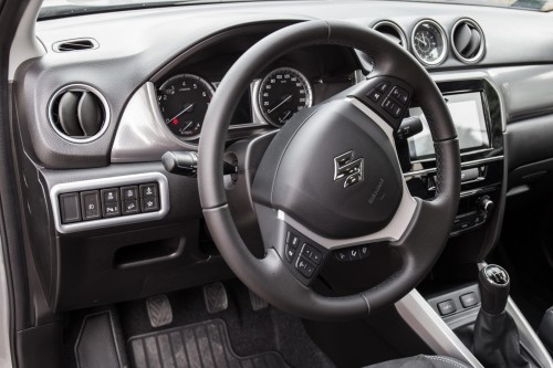 SUZUKI VITARA II SATYNOWA RAMKA PRZEŁĄCZNIKÓW DESKI ROZD.