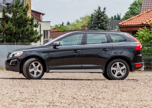 VOLVO XC60 2008-2013 PRELIFT ZEWNĘTRZNE LISTWY PROGOWE