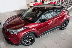 TOYOTA C-HR AX10 2016-2023 STOPNIE BOCZNE PROGI SAMOCHODOWE PW388-10001