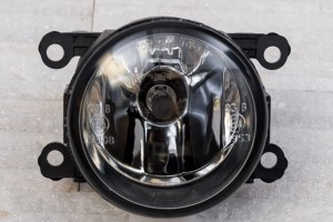 FORD FIESTA MK5 VAN 2002-2008 LAMPA PRZECIWMGIELNA PRZEDNIA PRAWA 261508992C