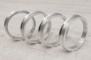 PIERŚCIENIE CENTRUJĄCE 72,56/65,1 ALUMINIUM 4 SZT.