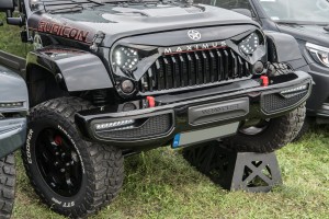 JEEP WRANGLER JK 2007-2018 ZAPIĘCIA BOCZNE MASKI OEM 55395653AG 