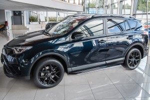 TOYOTA RAV4 IV 2016-2019 PO FACELIFTINGU STOPNIE BOCZNE PROGI SAMOCHODOWE