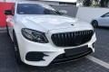 MERCEDES E-CLASS W213 2016-2020 PRZED FACELIFTINGIEM Z KAMERĄ GRILL GT PANAMERICANA CZARNY