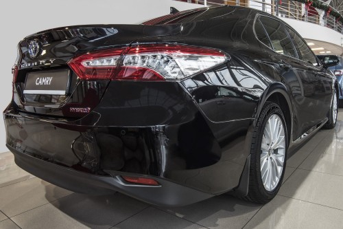 TOYOTA CAMRY VIII 2018+ CHLAPACZE