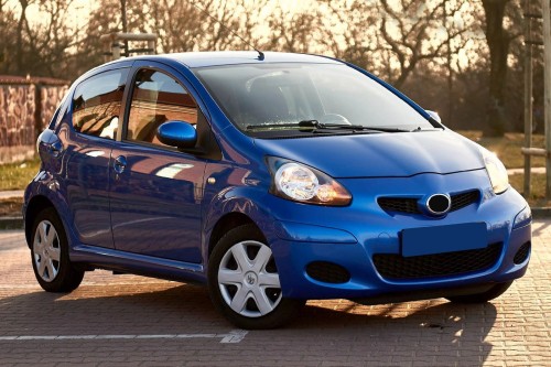 TOYOTA AYGO I 2008-2014 PO FACELIFTINGU LAMPA PRZECIWMGIELNA PRZEDNIA PRAWA 195921112