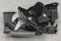 BMW SERIA 3 F30 2011-2019 PRAWY DOLNY ZAMEK POKRYWY SILNIKA 51237242549