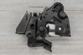 BMW SERIA 7 F01 F01N 2008-2015 PRAWY ZAMEK POKRYWY SILNIKA 51237183762