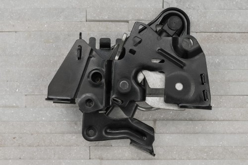 BMW SERIA 5 F10 / F10N 2009-2017 PRAWY ZAMEK POKRYWY SILNIKA 51237183762