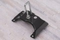 BMW X5 E70 2006-2013 ZAMEK ZACZEP RYGIEL MASKI PRAWY 51237164802