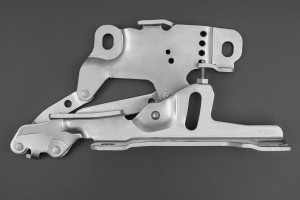 BMW M3 F80 F80N 2014-2018 ZAWIAS POKRYWY MASKI PRAWY 41617286344