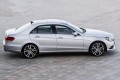 MERCEDES E-CLASS W212 2013-2016 PO FACELIFTINGU CHROMOWANA LISTWA TYLNYCH DRZWI PRAWA A2126904882