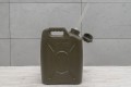KANISTER SAMOCHODOWY Z LEJKIEM 19 L