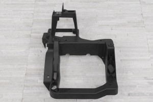 JEEP CHEROKEE V KL 2014-2018 PRZED FACELIFTINGIEM OKULAR WSPORNIK PRZEDNIEJ LAMPY PRAWY 68227483AA 