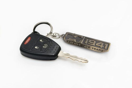 BRELOK DO KLUCZY ROCZNICOWY WRANGLER (1-8-51-3)