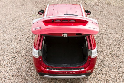 MITSUBISHI OUTLANDER III GF 2012-2016 PRZED FACELIFTINGIEM LISTWA ZDERZAKA TYŁ