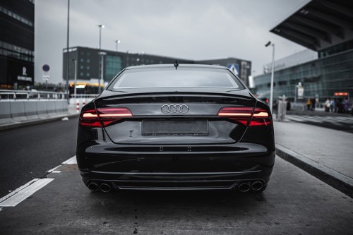 AUDI A8 D4 2014-2017 PO FACELIFTINGU KAMERA COFANIA FULL HD DYNAMICZNE LINIE ZINTEGROWANA Z KLAMKĄ KLAPY TYLNEJ