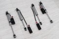 JEEP WRANGLER JL AMORTYZATORY REGULOWANE ZE ZBIORNIKIEM LIFT 2,5"