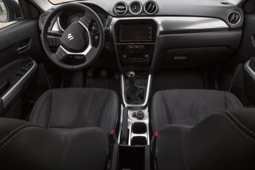SUZUKI VITARA II 2015+ OZDOBNA NAKŁADKA KONSOLI ŚRODKOWEJ