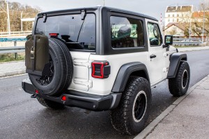 JEEP WRANGLER KANISTER SAMOCHODOWY Z LEJKIEM 19 L