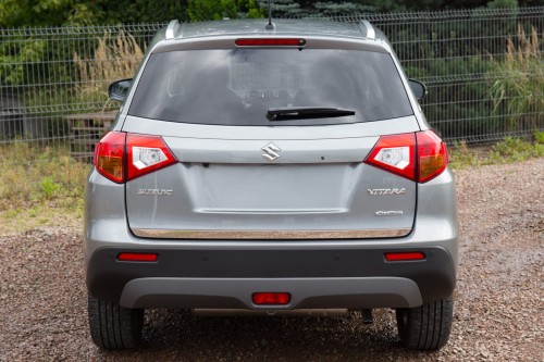 SUZUKI VITARA II 2015+ DOLNA LISTWA TYLNEJ KLAPY STAL NIERDZEWNA