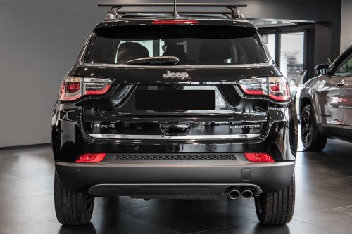 JEEP COMPASS II 2017+ DEKORACYJNA LISTWA KLAPY BAGAŻNIKA