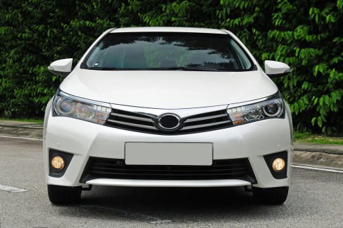 TOYOTA COROLLA XI E18 2013-2016 SEDAN PRZED LIFTINGIEM PRAWY PRZEDNI HALOGEN 8121002110