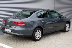 VW PASSAT B7 SEDAN 2010-2014 KAMERA COFANIA FULL HD DYNAMICZNE LINIE ZINTEGROWANA Z KLAMKĄ KLAPY TYLNEJ