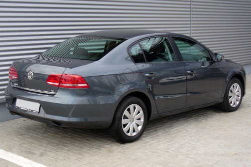 VW PASSAT B7 SEDAN 2010-2014 KAMERA COFANIA FULL HD DYNAMICZNE LINIE ZINTEGROWANA Z KLAMKĄ KLAPY TYLNEJ