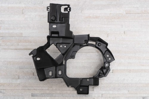 MAZDA 6 III GJ 2014-2018 PO PIERWSZYM LIFTINGU WSPORNIK PRZEDNIEJ LAMPY PRZECIWMGIELNEJ LEWY G46L51694