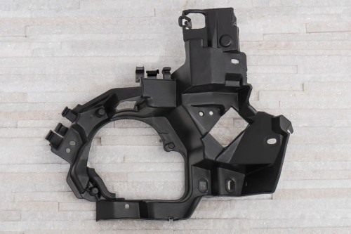 MAZDA 6 III GJ 2014-2018 PO PIERWSZYM LIFTINGU WSPORNIK PRZEDNIEJ LAMPY PRZECIWMGIELNEJ PRAWY G46L51694