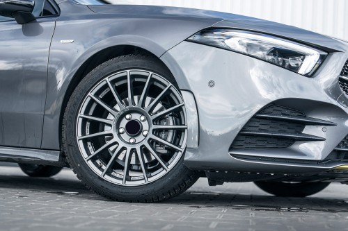 MERCEDES A-CLASS W177 2018+ AMG PRAWA ZAŚLEPKA HALOGENU KRATKA ZDERZAKA A1778858400