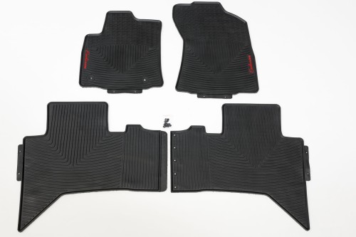 TOYOTA HILUX VIII AN120 2015-2020 DYWANIKI SAMOCHODOWE