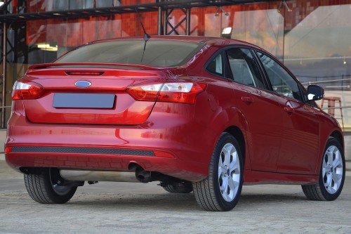 FORD FOCUS MK3 III 2010-2014 PRZED FACELIFTINGIEM ZDERZAK TYLNY SEDAN BM51F17906AG