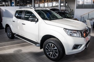 NISSAN NAVARA D23 2015+ NP300 STOPNIE BOCZNE PROGI SAMOCHODOWE