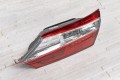 TOYOTA COROLLA XI E16 2013-2016 SEDAN PRZED FACELIFTINGIEM LAMPA KLAPY TYLNEJ LED PRAWA 8158102570 POWYSTAWOWA