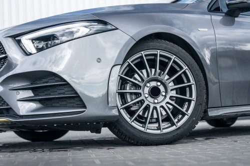 MERCEDES A-CLASS W177 2018+ AMG LEWA ZAŚLEPKA HALOGENU KRATKA ZDERZAKA A1778858300