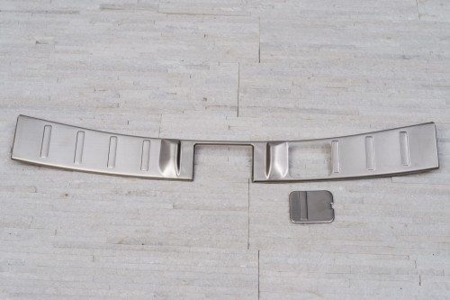 MITSUBISHI OUTLANDER III GF 2012-2016 PRZED FACELIFTINGIEM OCHRONNA LISTWA PROGU BAGAŻNIKA