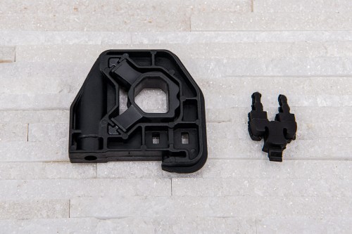 BMW i8 I12 2014-2020 UCHWYT CHŁODNICY DOLNY PRAWY 17118620733