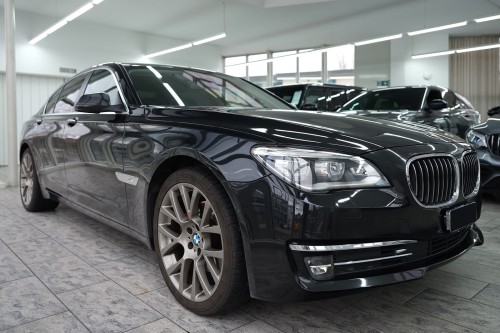 BMW SERIA 7 F02N 2013-2015 PO FACELIFTINGU CHROMOWANA LISTWA PRZEDNIEGO ZDERZAKA PRAWA 51117295272