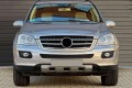 MERCEDES ML W164 2005-2011 KRATKA WLOTU POWIETRZA MASKI PRAWA A1648804405