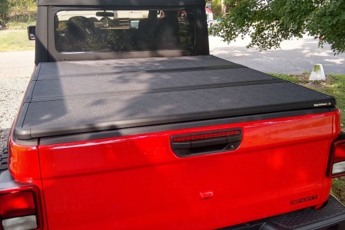 JEEP GLADIATOR JT 2018+ TWARDA SKŁADANA POKRYWA PAKI Z LED