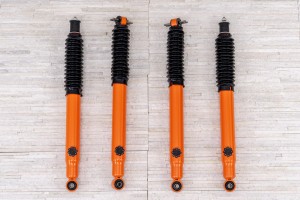 JEEP WRANGLER JK 2007-2018 AMORTYZATORY OLEJOWE DO LIFTU 2,5-3" KOMPLET POMARAŃCZOWE