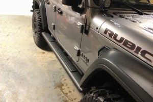 JEEP WRANGLER JL 2018+ STOPNIE BOCZNE PROGI OEM 82215329