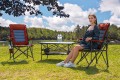 SKŁADANY FOTEL TURYSTYCZNY Z WENTYLOWANYM OPARCIEM SZARO-BORDOWY