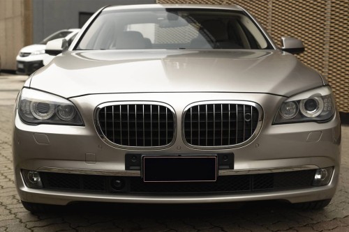 BMW SERIA 7 F02 2008-2015 ZAŚLEPKA HAKA PRZEDNIEGO ZDERZAKA 51117210880